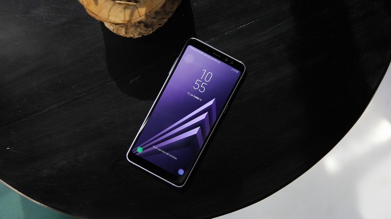 So sánh cấu hình giữa Galaxy A7 (2018) và Galaxy A8+ (2018)