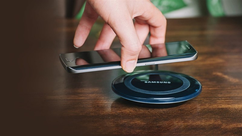 Samsung sẽ tích hợp công nghệ sạc không dây vào smartphone tầm trung Samsung sẽ tích hợp công nghệ sạc không dây vào smartphone tầm trung