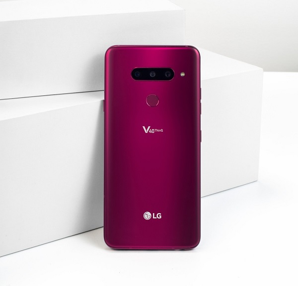 LG V40 ThinQ trình làng: Màn hình OLED, 5 camera, zoom quang 3x, chống nước IP68