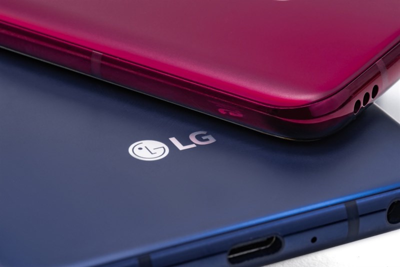 LG V40 ThinQ trình là ng: Mà n hình OLED, 5 camera, zoom quang 3x, chá»ng nưá»c IP68