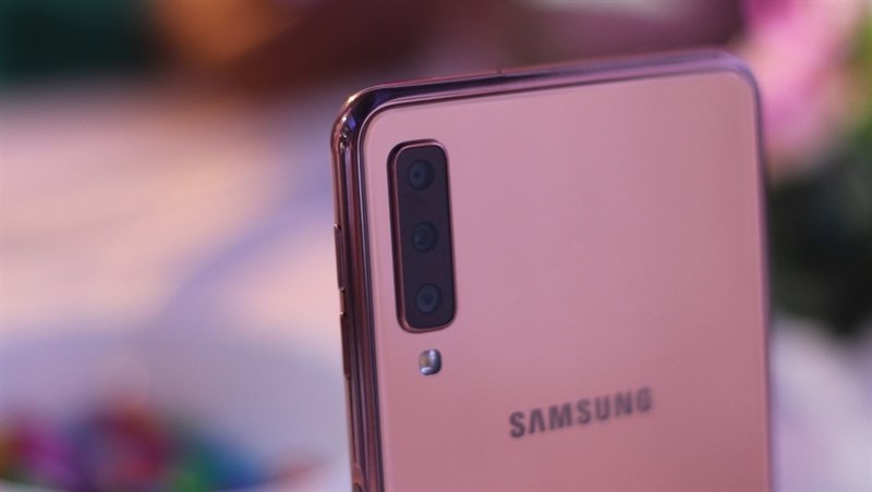 Hình ảnh thực tế chụp từ camera siêu rộng của Galaxy A7 (2018) Hình ảnh thực tế chụp từ camera siêu rộng của Galaxy A7 (2018)