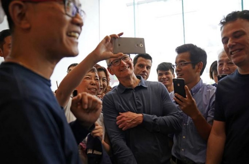 Tim Cook tới thăm Trung Quốc để thúc đẩy doanh số iPhone Xs