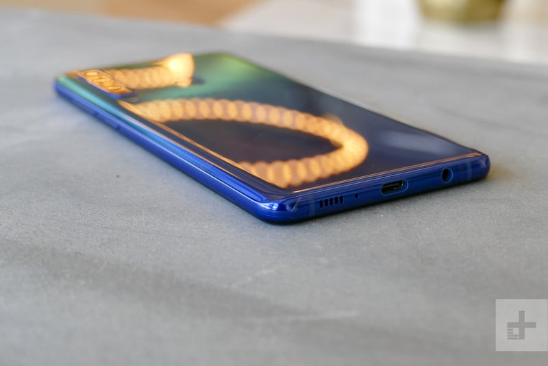 Trên tay và đánh giá nhanh Galaxy A9 (2018): 4 camera đa năng, thiết kế cao cấp… - ảnh 11 Trên tay và đánh giá nhanh Galaxy A9 (2018): 4 camera đa năng, thiết kế cao cấp… - ảnh 11