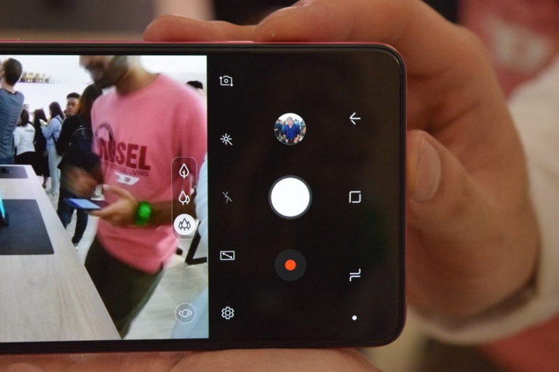 Những tính năng tốt nhất trên Galaxy A9 (2018): Chủ yếu về camera