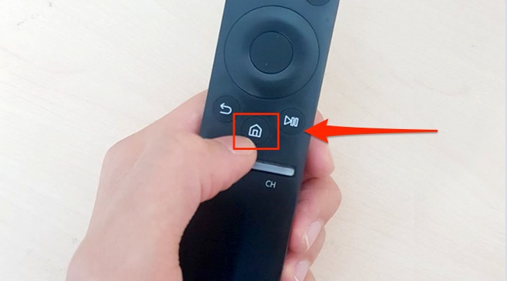 Cách học online qua ứng dụng Zoom kết nối với tivi chiếu nội dung lên màn hình lớn > Remote của Smart tivi Samsung