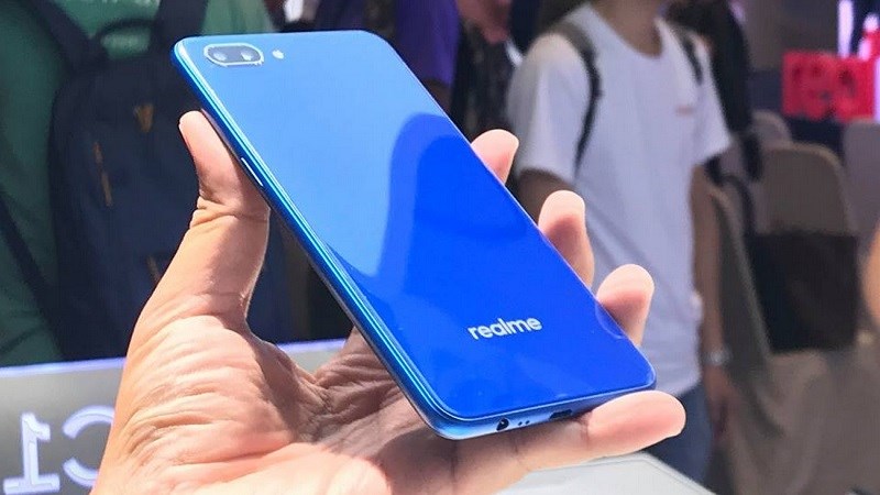 Trên tay nhanh Realme C1: Màn hình tai thỏ, cam kép, pin 4.230 mAh, giá 2.5 triệu
