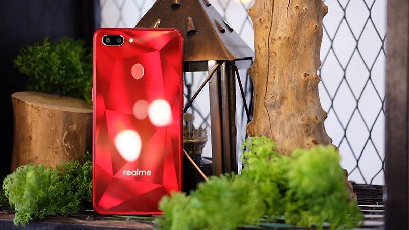 Realme 2 hết sạch 15.000 máy trong đợt flash sale đầu tiên ở Indonesia