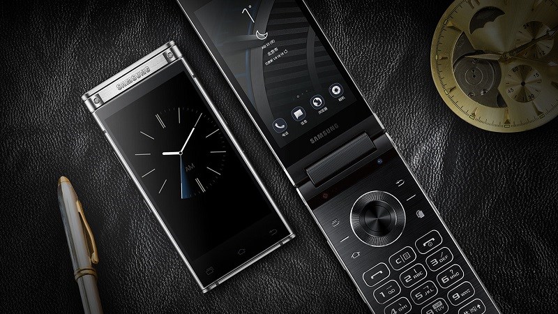 Smartphone nắp gập, 2 màn hình của Samsung lộ nhiều ảnh thực tế