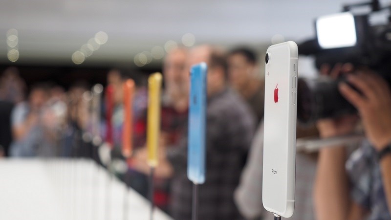 Phó chủ tịch của Apple xác nhận ý nghĩa hậu tố R của iPhone Xr Phó chủ tịch của Apple xác nhận ý nghĩa hậu tố R của iPhone Xr