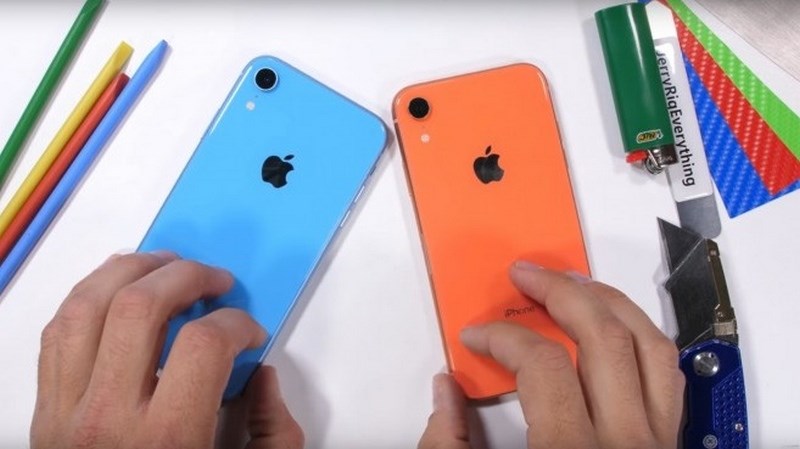 Thử nghiệm độ bền của iPhone Xr: Cào xước, nung nóng và bẻ cong