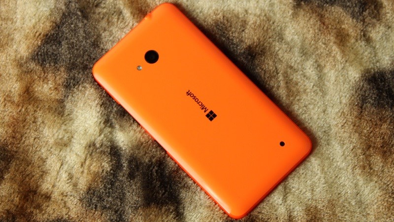 Lumia 640 bản thương mại được Microsoft bán ra vào năm 2015