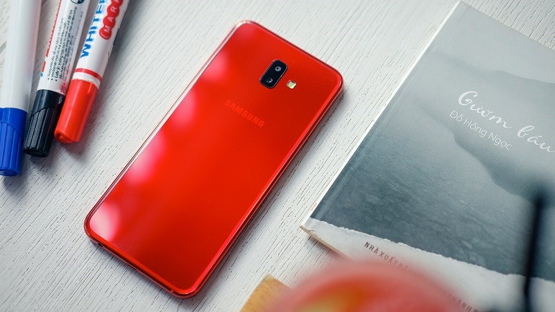 Dòng Galaxy R trở lại với 1 smartphone dùng chip Snapdragon 450 Dòng Galaxy R trở lại với 1 smartphone dùng chip Snapdragon 450
