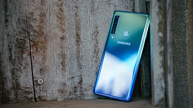 Trên tay Galaxy A9 (2018) Xanh và Đen Trên tay Galaxy A9 (2018) Xanh và Đen