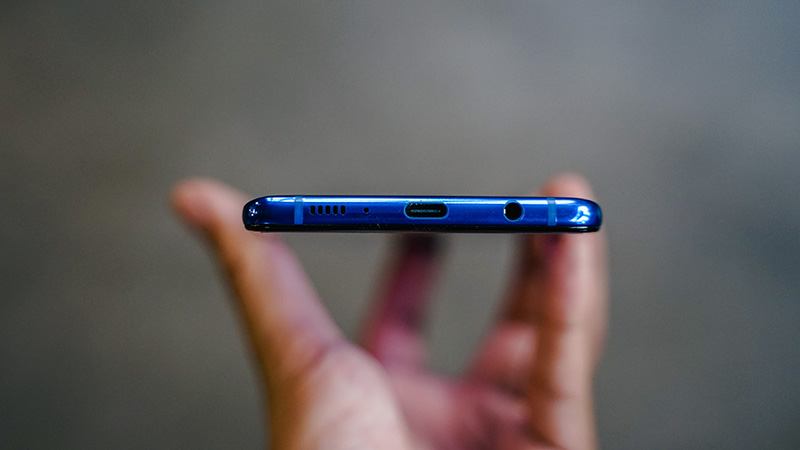 Trên tay Galaxy A9 (2018) Xanh và Đen Trên tay Galaxy A9 (2018) Xanh và Đen