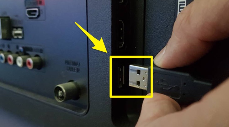 Cắm đầu USB phía sau tivi LG Cắm đầu USB phía sau tivi LG