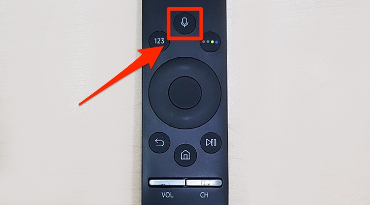 Cách tìm kiếm bằng giọng nói trên Smart tivi Samsung 2018, 2019 > Remote thông minh của tivi Samsung