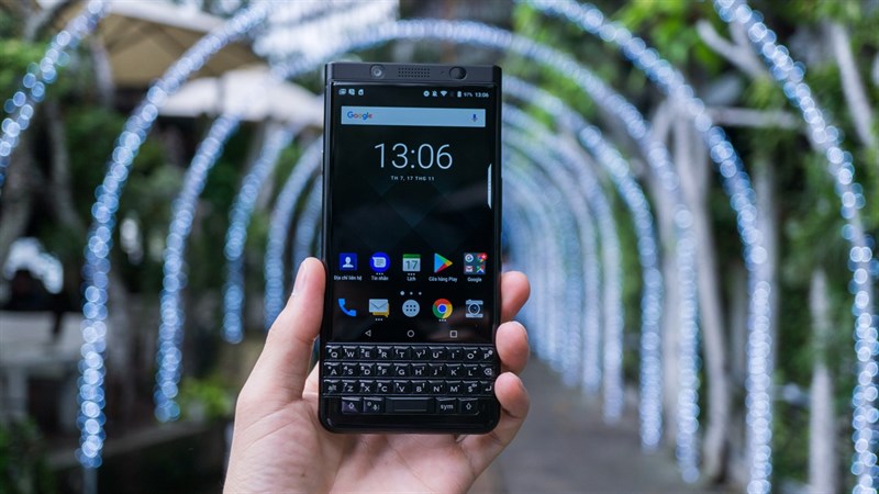BlackBerry KEYone và KEYone Black Edition