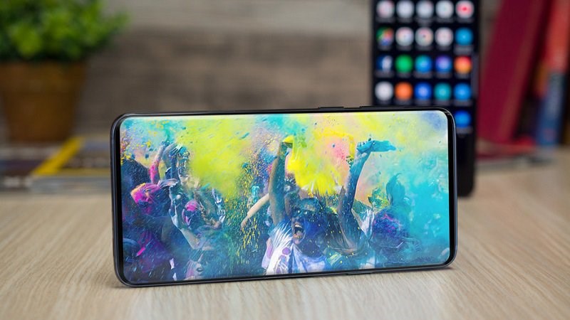 Bằng sáng chế Galaxy S10 với màn hình Infinity-O không biên giới