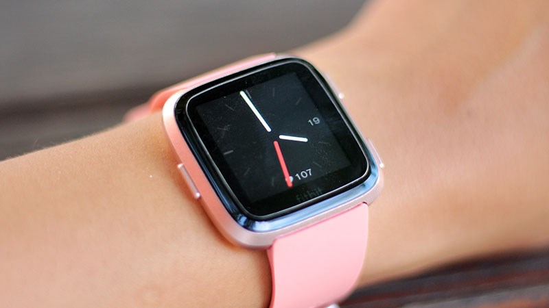 Đánh giá Fitbit Versa: Smartwatch có thiết kế nhỏ nhắn đầy quyến rũ