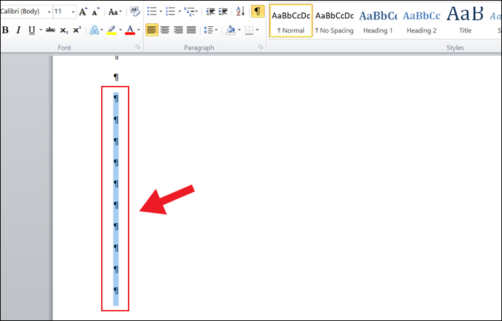 Bạn tiến hành bôi đen những ký tự ở trang trắng và nhấn Delete hoặc Backspace