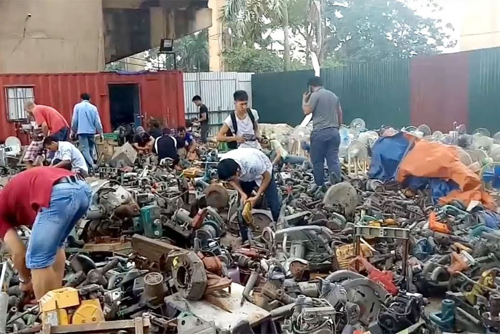 Nguy hại đối với người tiếp xúc trực tiếp với rác thải điện tử Nguy hại đối với người tiếp xúc trực tiếp với rác thải điện tử