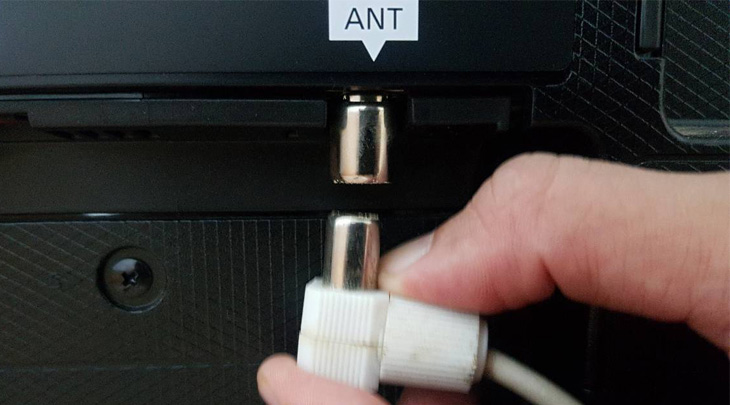 Kết nối ăng-ten với tivi