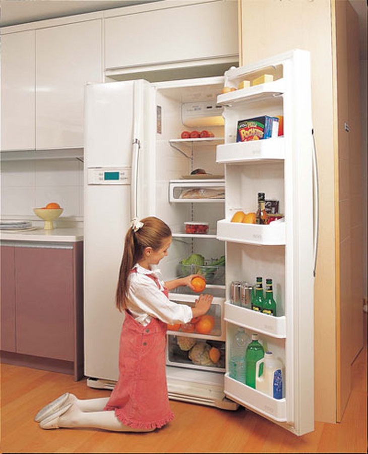 mở tủ lạnh liên tục