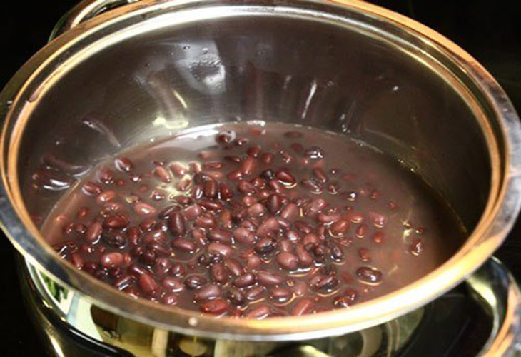 Cách nấu cháo đậu đỏ nước cốt dừa