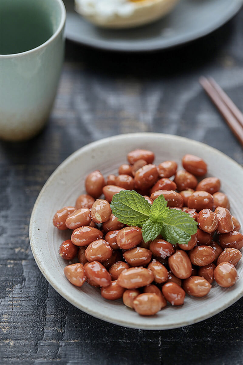 How to make delicious roasted salted peanuts for your husband to enjoy watching football