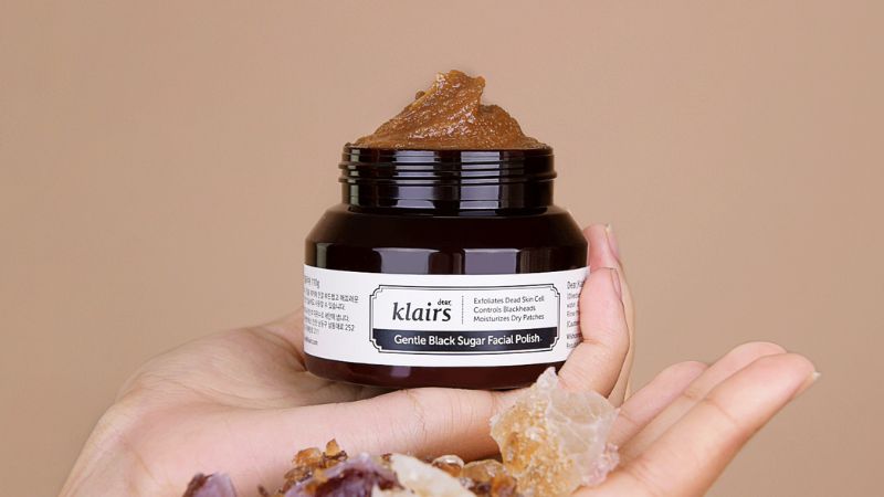 Tẩy tế bào chết Dear Klairs Gentle Black Sugar Facial Polish ngăn ngừa mụn