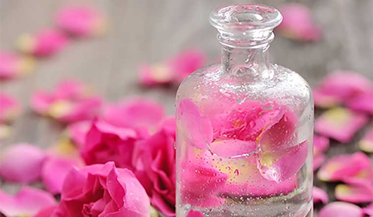 Cách làm toner nước hoa hồng