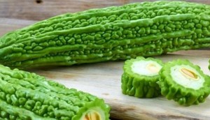 Đánh thức vẻ đẹp căng tràn sức sống với 3 cách làm mặt nạ khổ qua