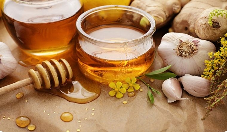 Hướng Dẫn 10 Cách Trị Mụn Bằng Mật Ong Tại Nhà Sau 1 Đêm