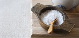 Da sáng rạng rỡ với 4 công thức tẩy tế bào chết cho da mặt bằng muối