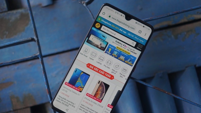 Rò rỉ lớp dán bảo vệ màn hình Huawei P30 Pro, hé lộ màn hình giọt nước