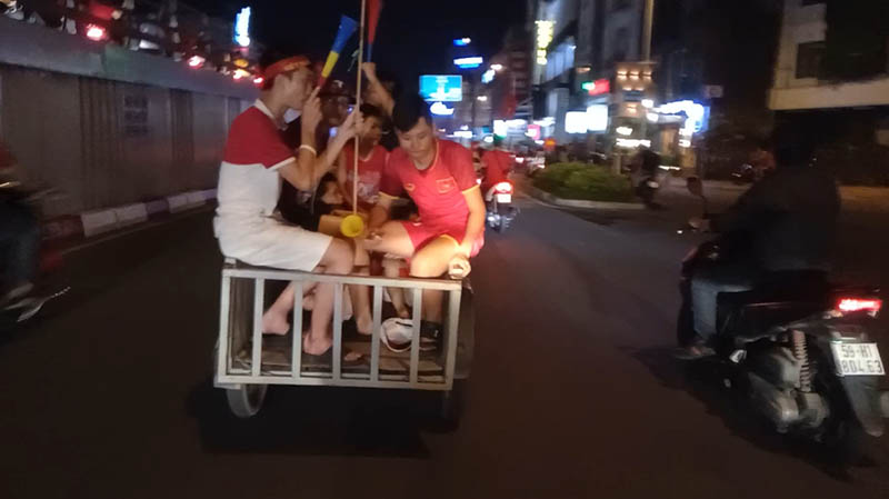 VIỆT NAM VÔ ĐỊCH