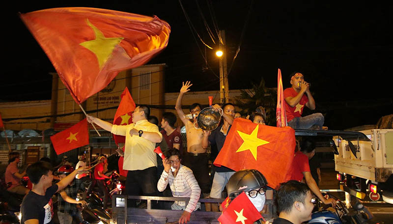 VIỆT NAM VÔ ĐỊCH