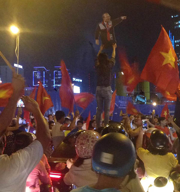 VIỆT NAM VÔ ĐỊCH