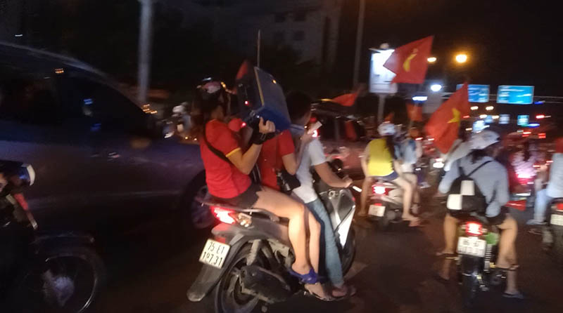 VIỆT NAM VÔ ĐỊCH