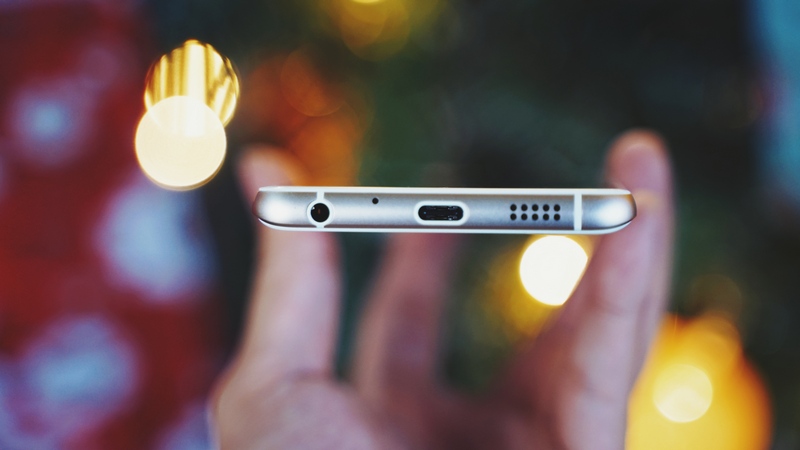 Trên tay Vsmart Active 1: Trắng ngọt ngào cho mùa Giáng Sinh