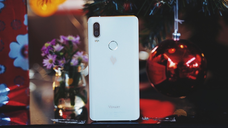 Trên tay Vsmart Active 1: Trắng ngọt ngào cho mùa Giáng Sinh