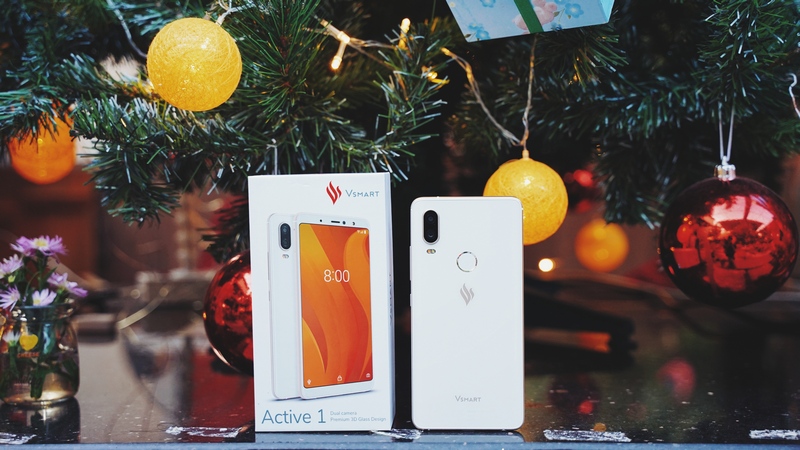 Trên tay Vsmart Active 1: Trắng ngọt ngào cho mùa Giáng Sinh