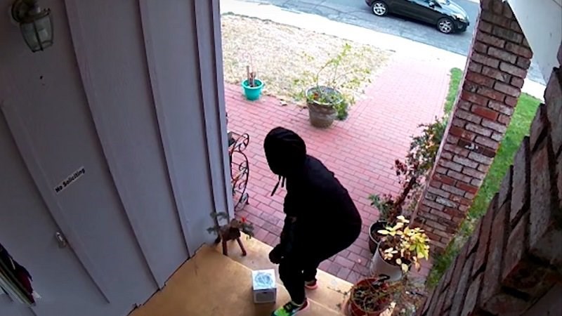 Kỹ sư NASA troll bọn trộm bằng bom thối làm từ 4 điện thoại LG G5