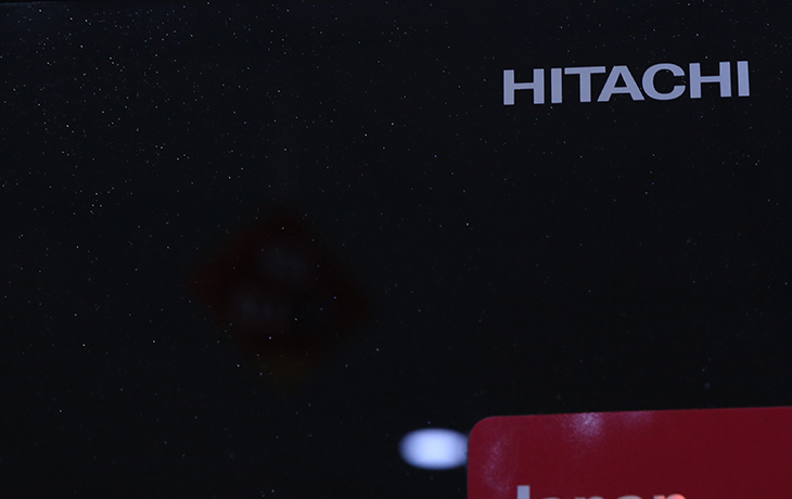 Mặt gương Tổng quan tủ lạnh Hitachi Inverter 584 lít R-M700GPGV2 GBK hiện đại, sang trọng > Mặt gương