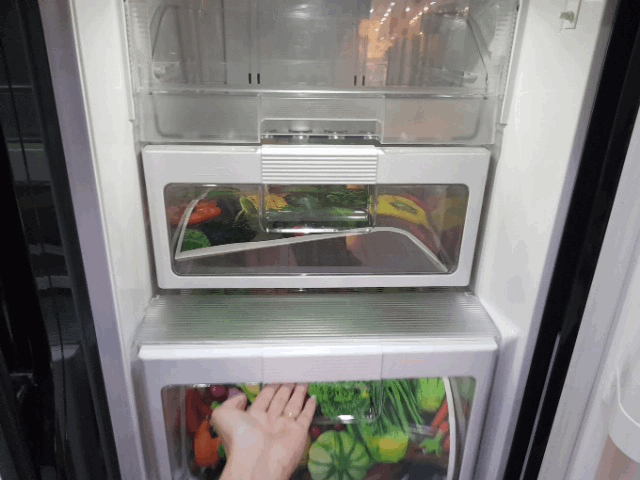 3 ngăn rau Tổng quan tủ lạnh Hitachi Inverter 584 lít R-M700GPGV2 GBK hiện đại, sang trọng > 3 ngăn rau