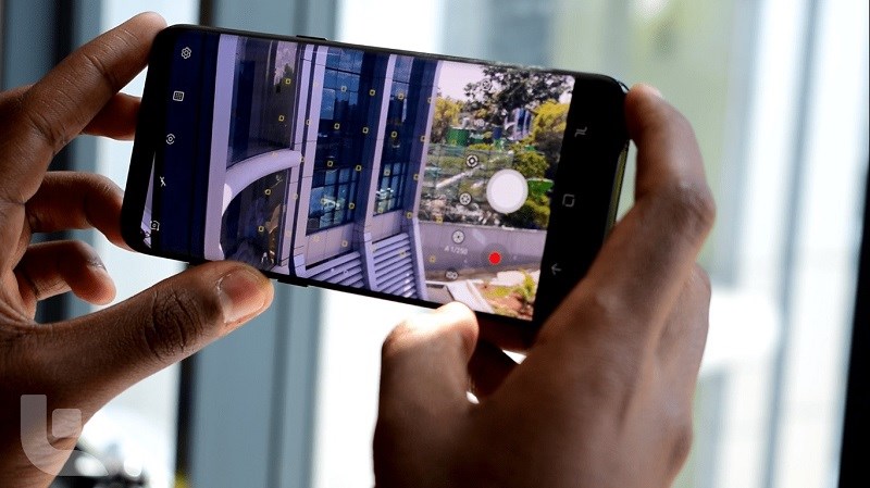 Galaxy S10 có thể được trang bị tính năng mới cho camera: Artistic Live Focus Galaxy S10 có thể được trang bị tính năng mới cho camera: Artistic Live Focus