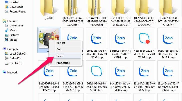 Click chuột chọn tất cả file, nhấp chuột phải Delete là xong