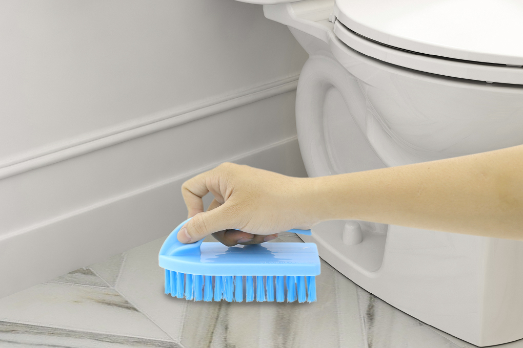 8 món đồ dọn dẹp nhà mà bạn không thể thiếu cho mùa dọn nhà đón Tết sắp tới > bàn chải cọ toilet