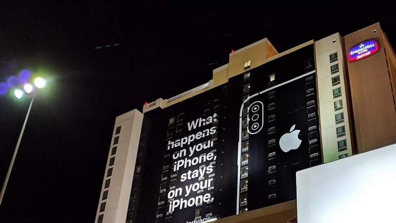 Apple Apple