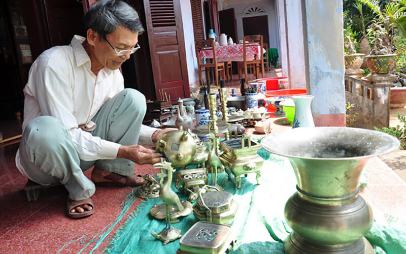 Cách lau dọn bàn thờ ngày Tết và những lưu ý quan trọng